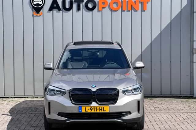 BMW iX3 (2021) thumbnail 5