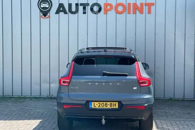 Volvo XC40 (2021) thumbnail 5