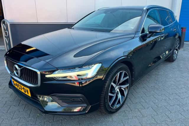 Volvo V60 (2019) thumbnail 2