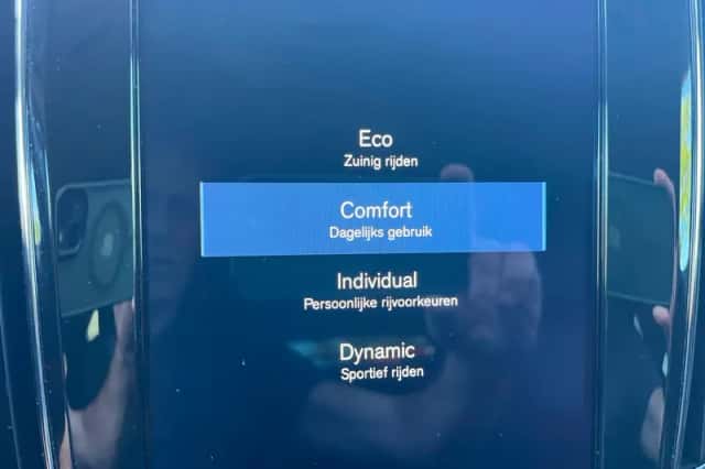 Volvo V60 (2019) thumbnail 5