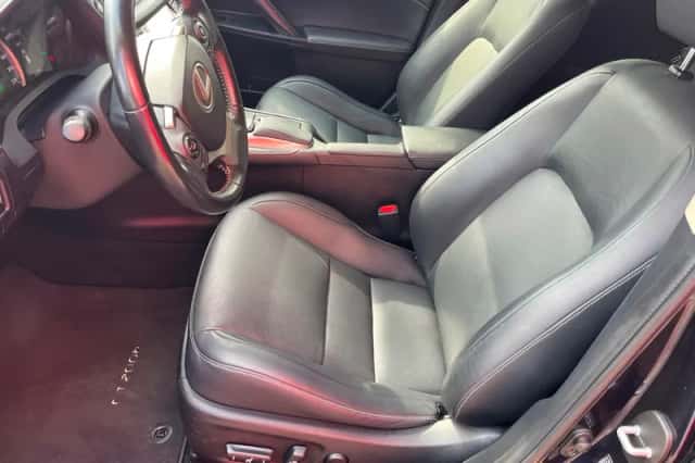 Lexus CT (2017) thumbnail 3