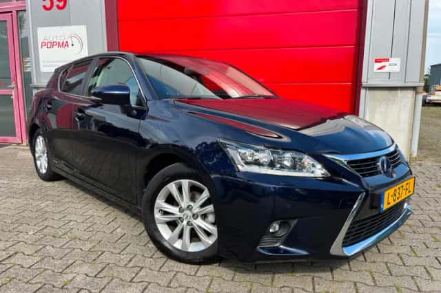 Lexus CT (2017) thumbnail 5