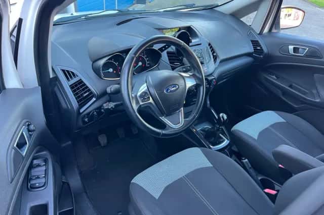 Ford EcoSport (2016) thumbnail 2