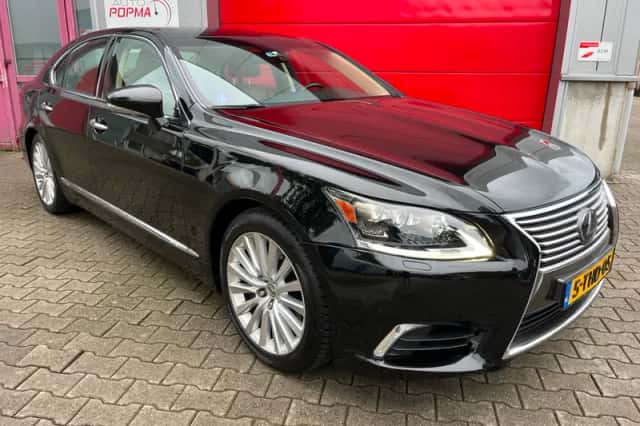 Lexus LS (2014) thumbnail 2