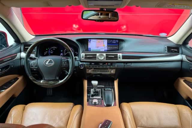 Lexus LS (2014) thumbnail 5