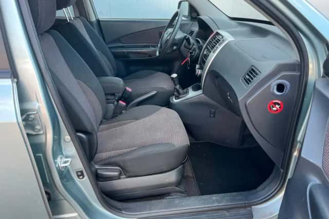 Hyundai Tucson (2009) thumbnail 3