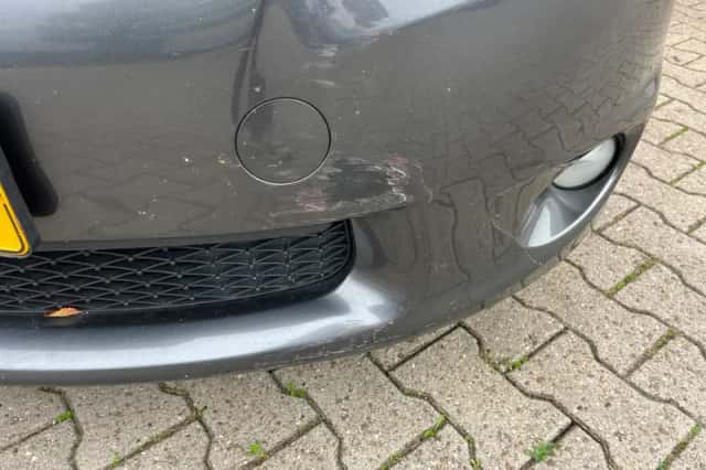 Toyota Auris (2011) thumbnail 3