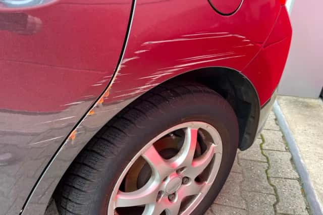 Toyota Auris (2011) thumbnail 6