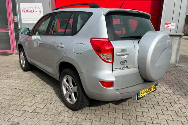 Toyota RAV4 (2008) thumbnail 2