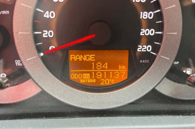 Toyota RAV4 (2008) thumbnail 4