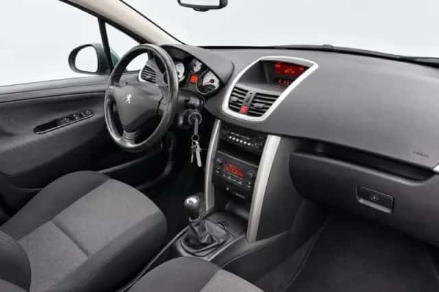 Peugeot 207 (2008) thumbnail 3