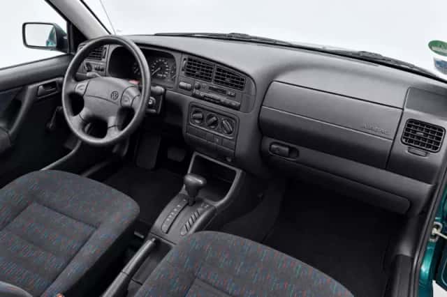 Volkswagen Golf (1996) thumbnail 3