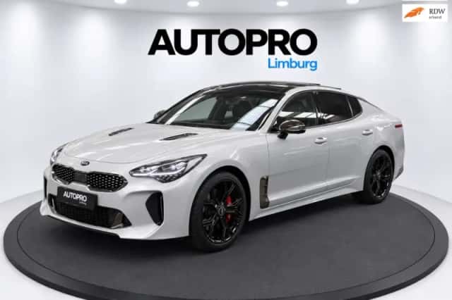 Kia Stinger (2018) thumbnail 1