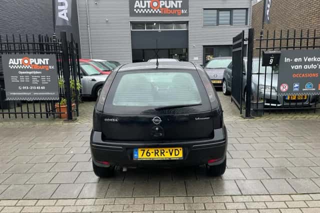 Opel Corsa (2005) thumbnail 5