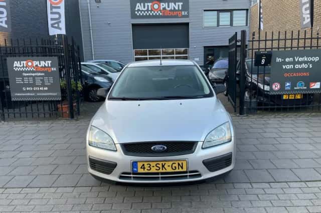 Ford Focus (2006) thumbnail 3
