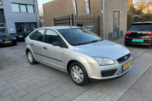 Ford Focus (2006) thumbnail 4