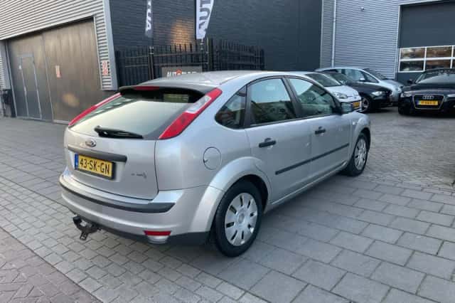 Ford Focus (2006) thumbnail 5