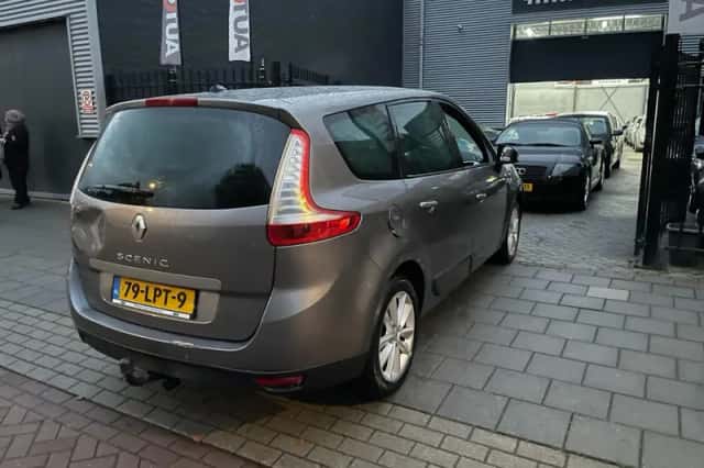 Renault Grand Scénic (2010) thumbnail 4