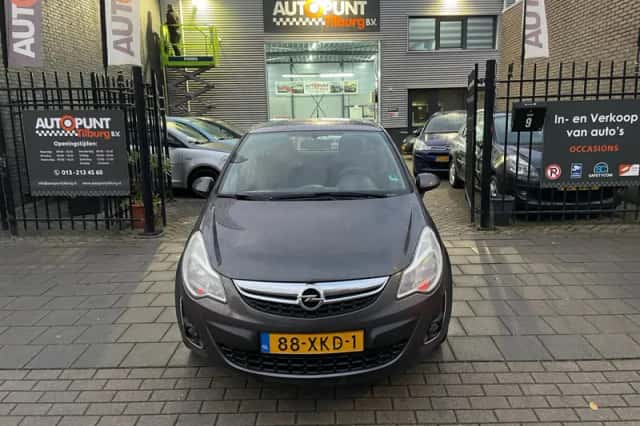 Opel Corsa (2012) thumbnail 2