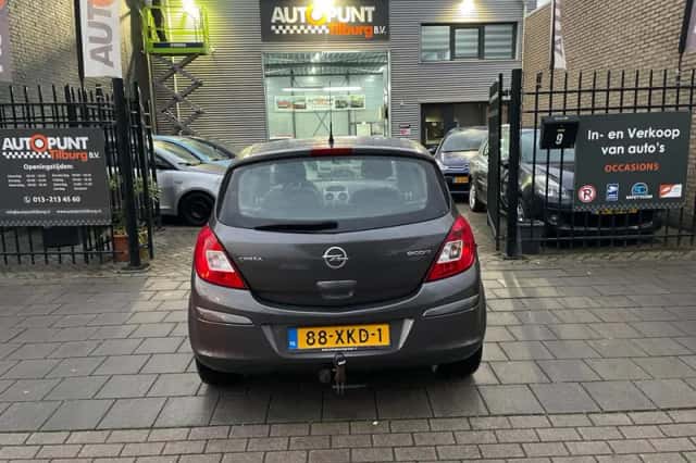 Opel Corsa (2012) thumbnail 5