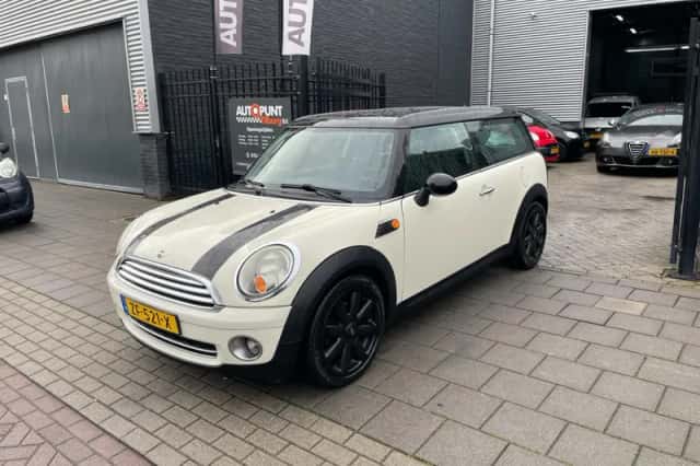 MINI Clubman (2009) thumbnail 1