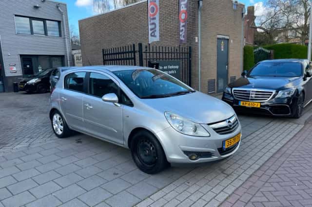 Opel Corsa (2007) thumbnail 3