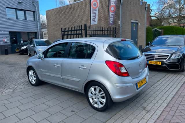 Opel Corsa (2007) thumbnail 6