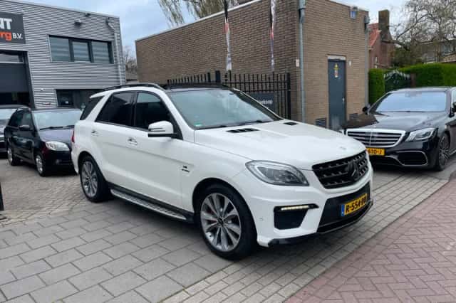 Mercedes-Benz M-Klasse (2013) thumbnail 3