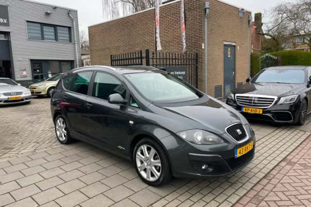 SEAT Altea XL (2011) thumbnail 3