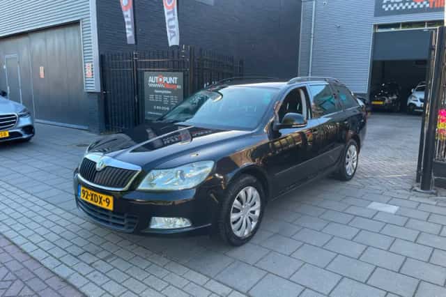 Škoda Octavia (2012) thumbnail 1