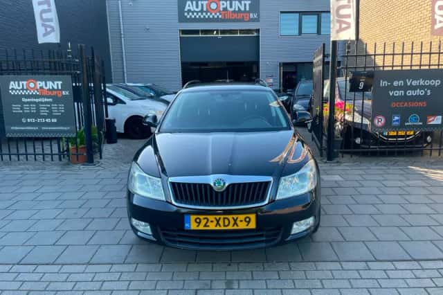 Škoda Octavia (2012) thumbnail 2