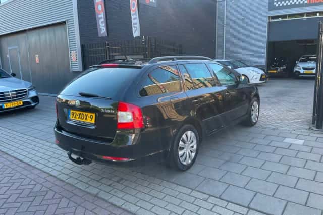 Škoda Octavia (2012) thumbnail 4