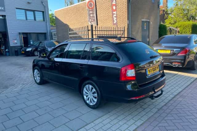 Škoda Octavia (2012) thumbnail 6