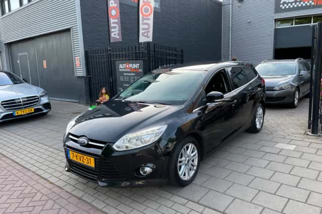 Ford Focus (2013) thumbnail 1