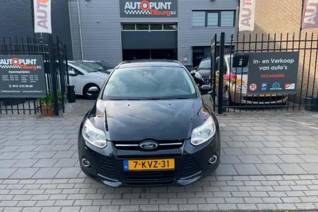 Ford Focus (2013) thumbnail 2
