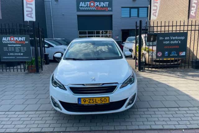 Peugeot 308 (2015) thumbnail 2