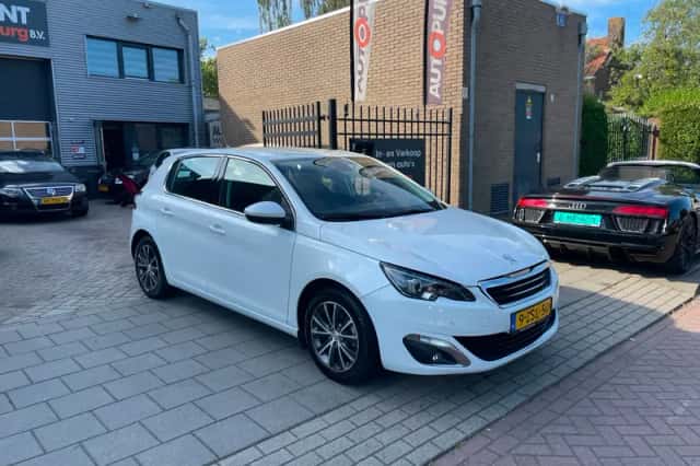 Peugeot 308 (2015) thumbnail 3
