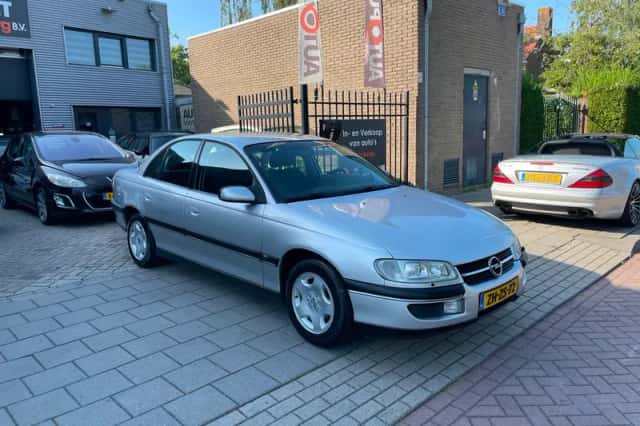 Opel Omega (1999) thumbnail 3