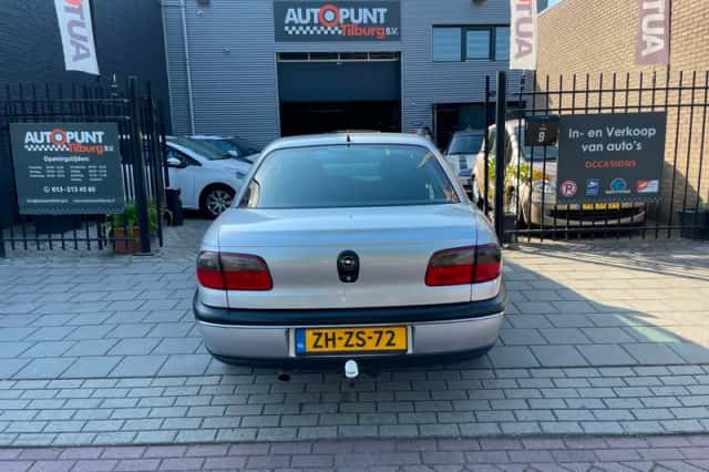 Opel Omega (1999) thumbnail 5