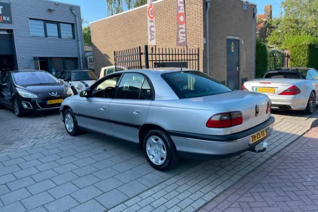 Opel Omega (1999) thumbnail 6