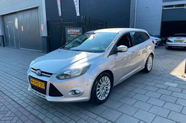 Ford Focus (2013) thumbnail 1