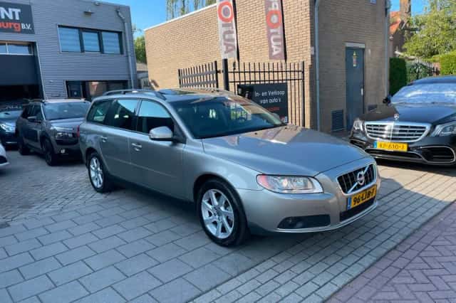 Volvo V70 (2010) thumbnail 3