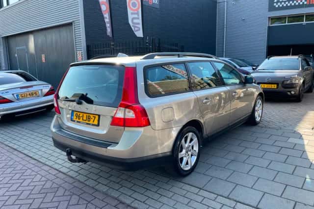 Volvo V70 (2010) thumbnail 4