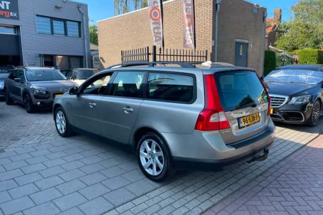 Volvo V70 (2010) thumbnail 6