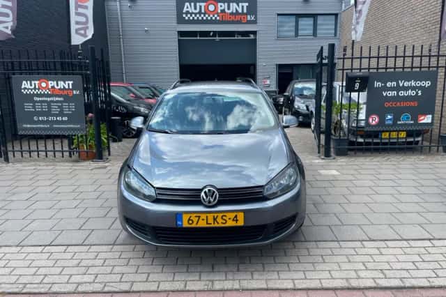 Volkswagen Golf (2010) thumbnail 2