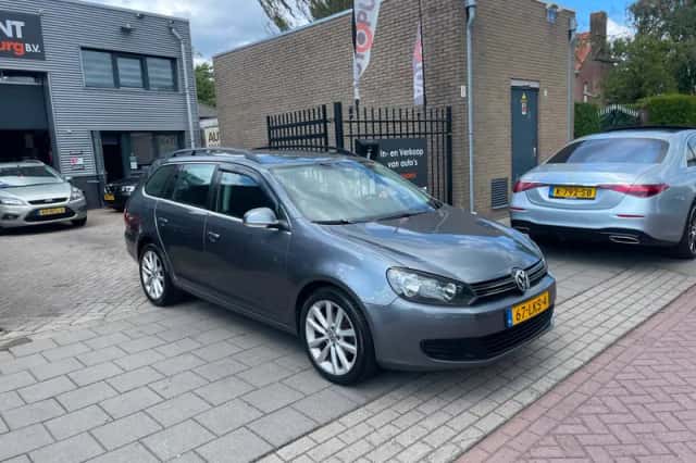 Volkswagen Golf (2010) thumbnail 3