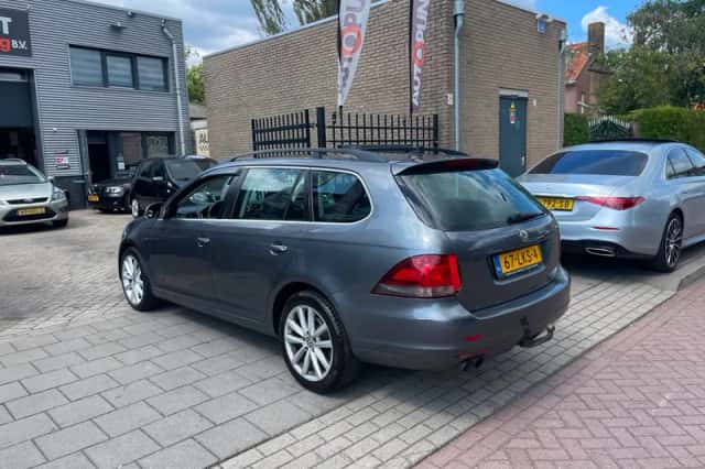 Volkswagen Golf (2010) thumbnail 6