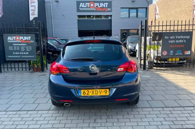 Opel Astra (2012) thumbnail 5