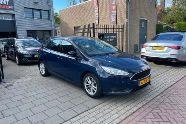 Ford Focus (2016) thumbnail 3