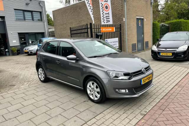 Volkswagen Polo (2011) thumbnail 3